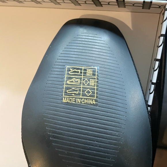 New Bella black knit ankle boots, size 38 Hell height is 2 3/4 inches - Picture 4 of 6